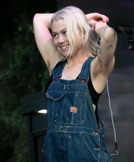 Phoebe Bridgers free pornstar archive