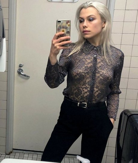 Phoebe Bridgers profile image