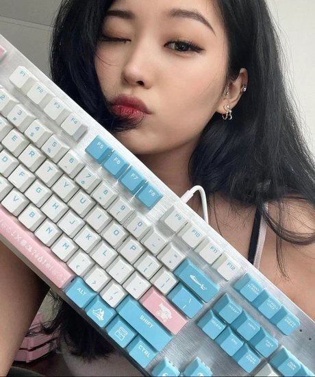 Kang Hee Yoon model beautiful gallery