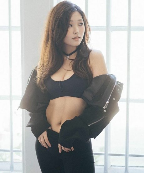 Kang Hee Yoon model best galleries