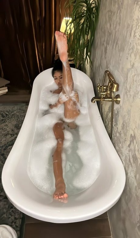 amateur asian onlyfans beautiful nude image