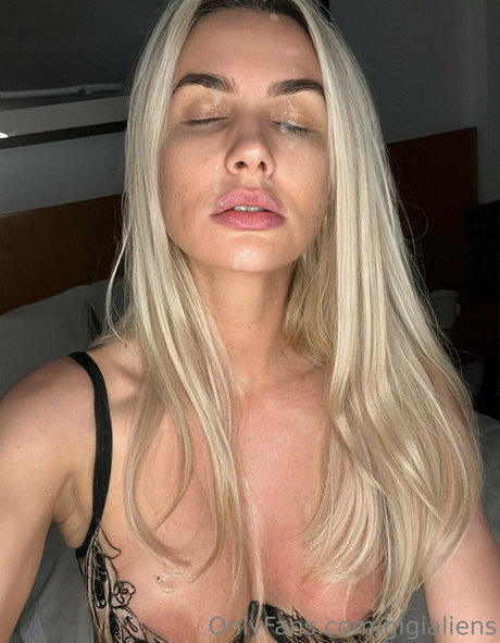 Gigi Allens star hot photo