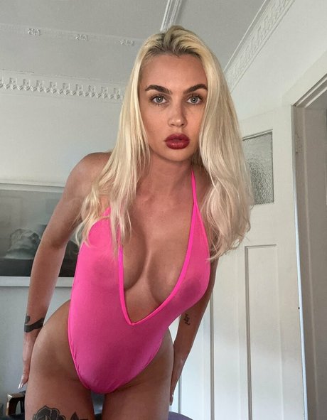 Gigi Allens model nice image