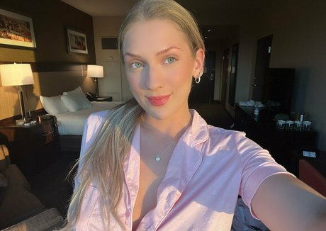 kenziecutie18 nude actress image