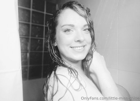 little miss chloe model nude picture