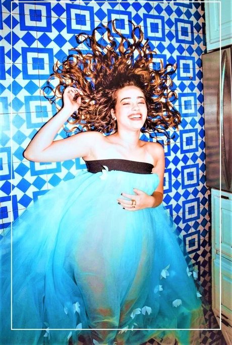 Mary Mouser star high quality images