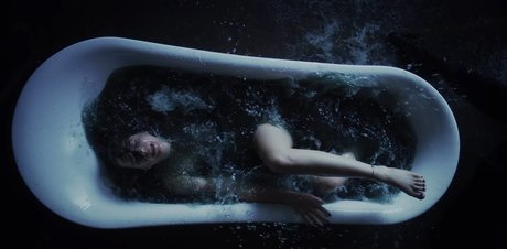 Mary Mouser erotic model image