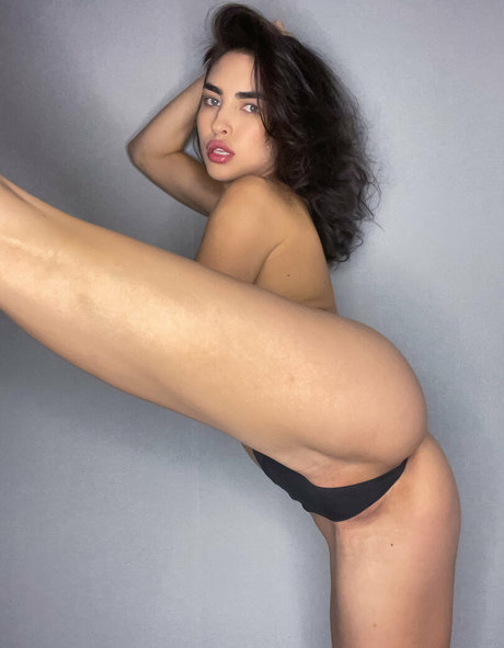 valeryy model sexy pic