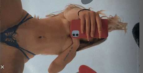 taniiaagsantanaa naked model pics