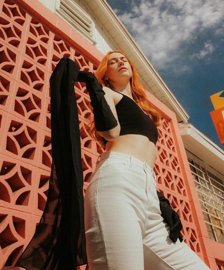 Ana Saia star art images