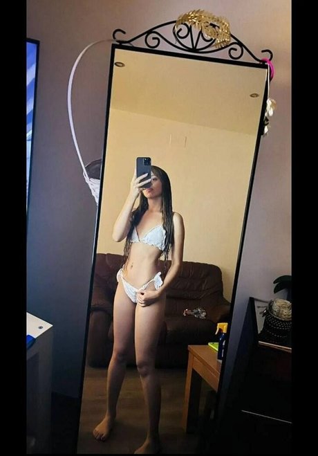 Nayensy Solorzano free star pictures