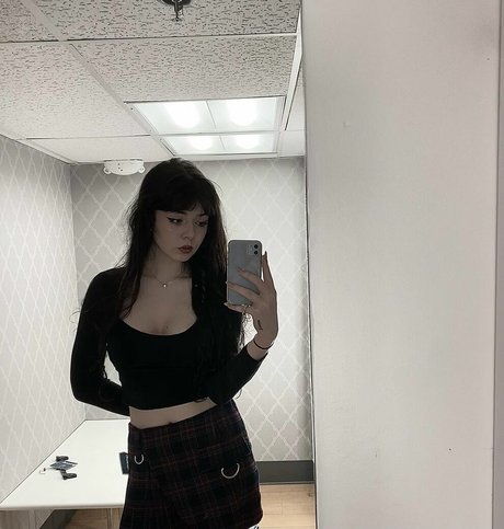 ezsy erotic model pictures