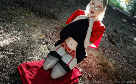 laceandleashes model exclusive photos