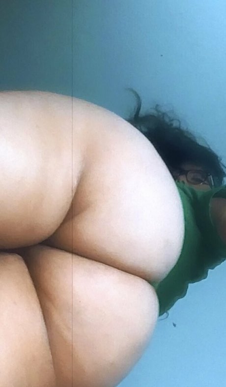 curvy cougar onlyfans sexy nudes picture