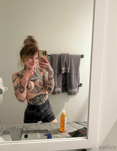 Awlivv xxx model img