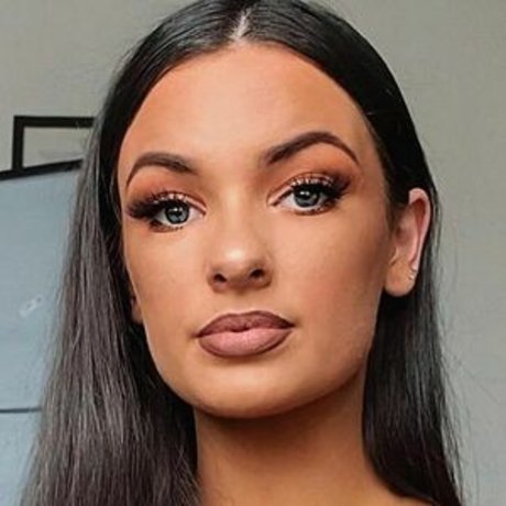 Charlotte Craig model photos