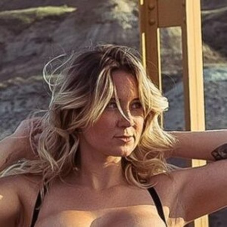 Lynn St Jean beautiful model images