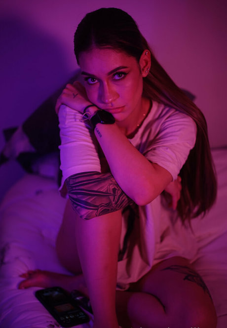 victoriamiller x sexy actress img