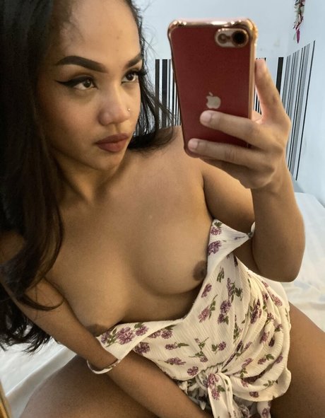 yourbabygirl23 model nude pics