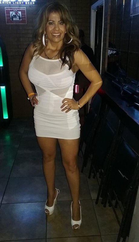 Mexymilf pornographic model img