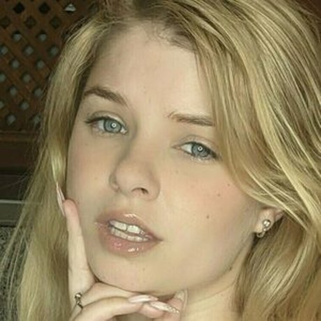 rosie wettie model exclusive image