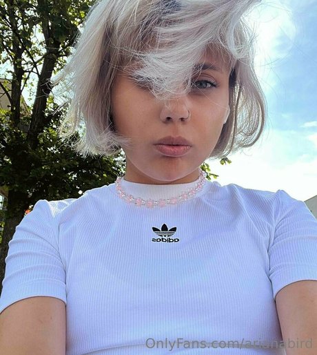 arianabird hd pornstar pic
