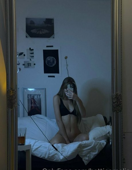 privateamelia hot model photo