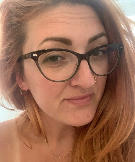 Della M naked pornstar img