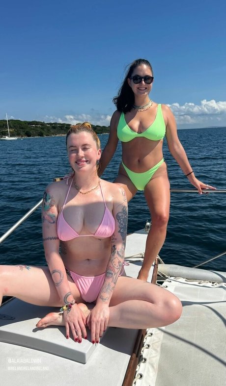 Ireland Baldwin pornographic model pic