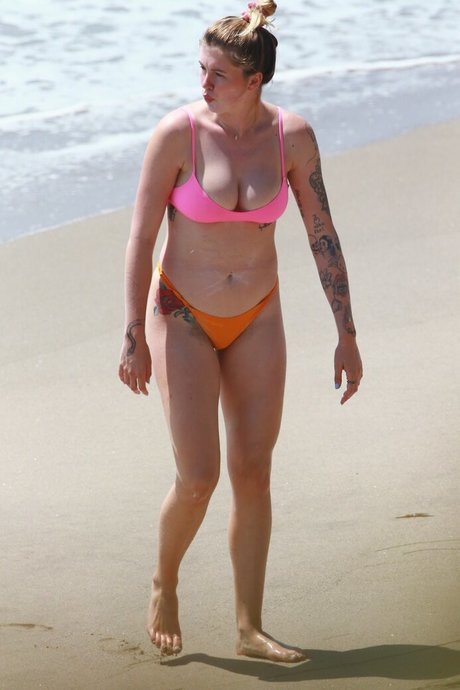 Ireland Baldwin pornstar erotic photos