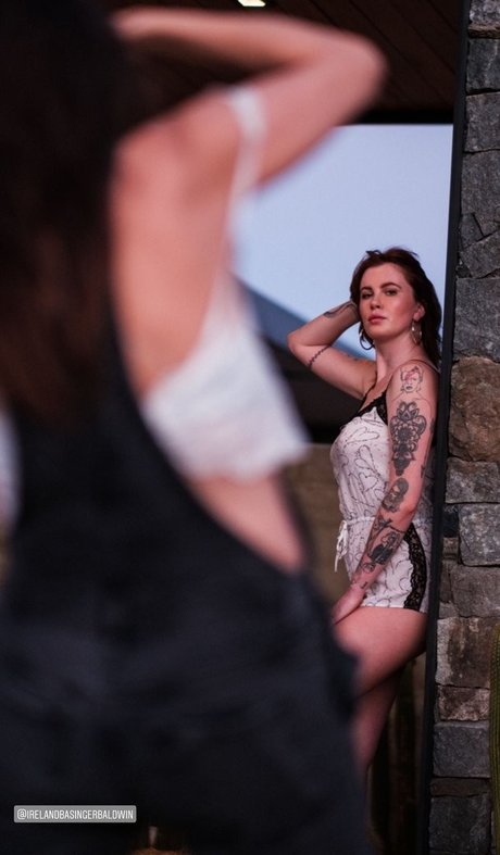 Ireland Baldwin star pic