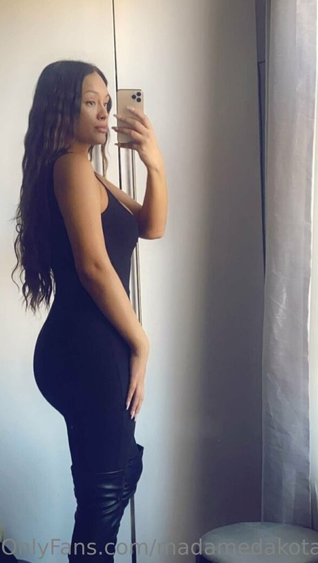 madamedakota porn star img
