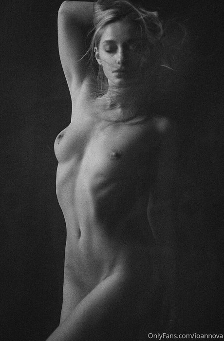 ioannova sexy model picture