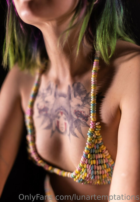 lunartemptations model erotic pic