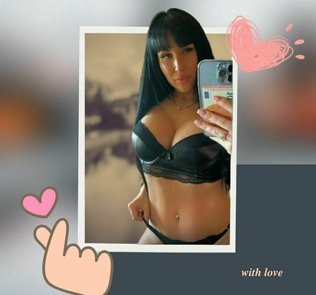 lusty queen nude model galleries
