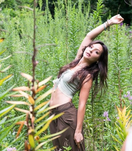 Cassady McClincy sexy star pics