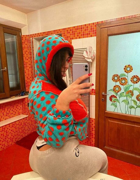 liagomezzz nude actress pictures