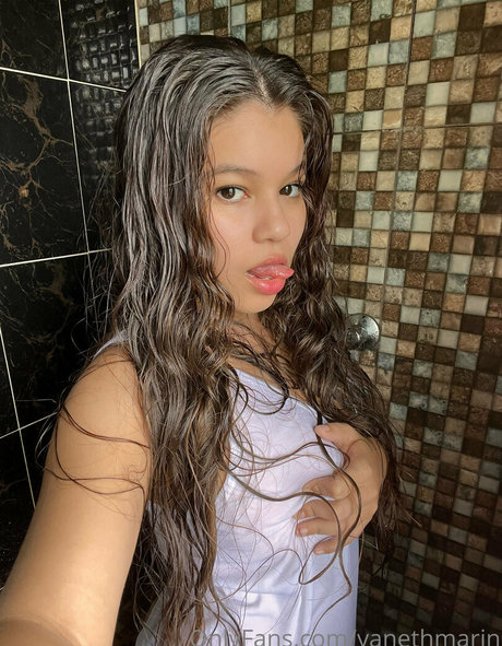 yanethmarin naked star img