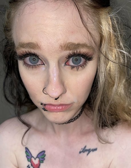 model misskittee92 porn model gallery