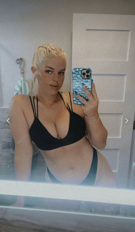 Danielle Nickerson exclusive star photo