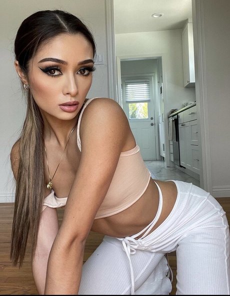 Angelica Jensen nude model photos