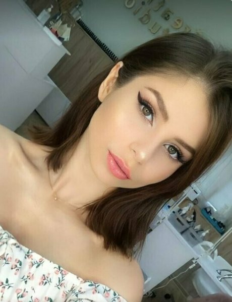 nataly queen model high quality pic