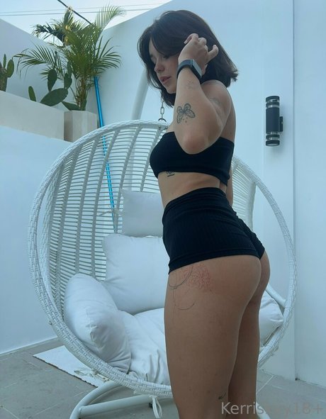 kerrisky erotic model pic