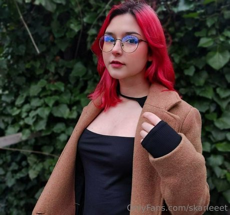 skarleeet naked star images