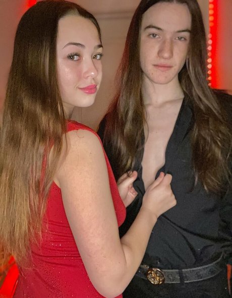 cannacouple69 perfect model image