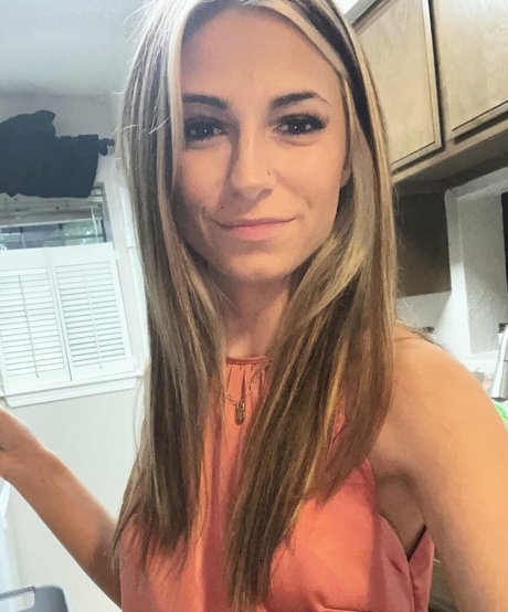 Sicilianqueen69 pornstar naked img
