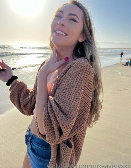 mikeaveryxxx nude star pic