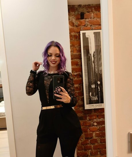 spicyrollersg pretty model image