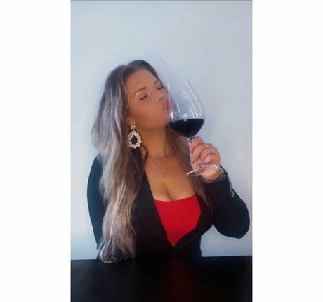 Joyce Straten hot pornstar picture
