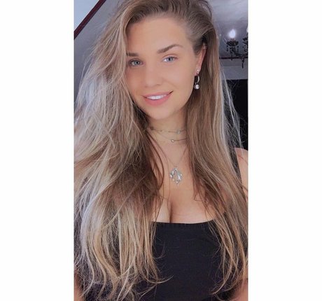 Joyce Straten model best pictures